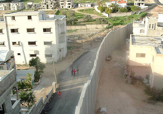 Picture for Nazlat 'Isa Village - Palestine: : The Aprtheid Wall, dividing even the same neighborhood
